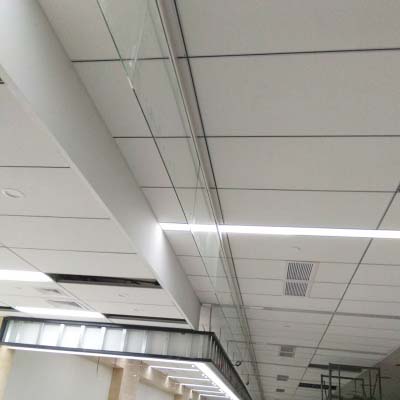 擋煙垂壁廠家(圖1) 辦公大樓擋煙垂壁.jpg